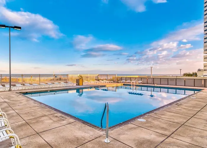 Beachfront With Balcony Ac Pools Gym & Sauna *