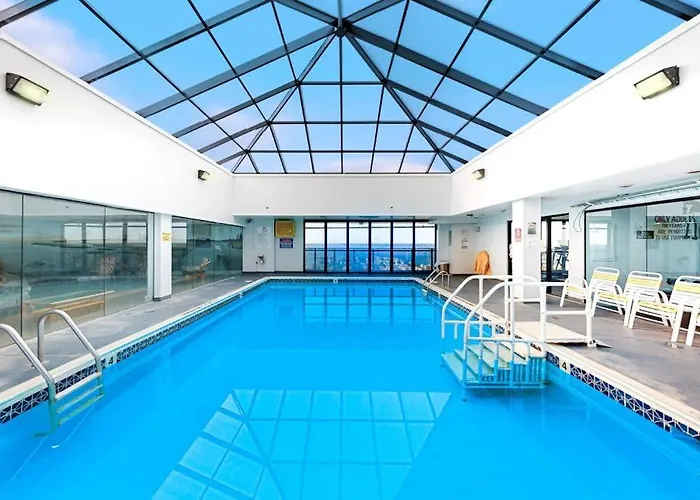 Beachfront With Balcony Ac Pools Gym & Sauna Сasa de vacaciones