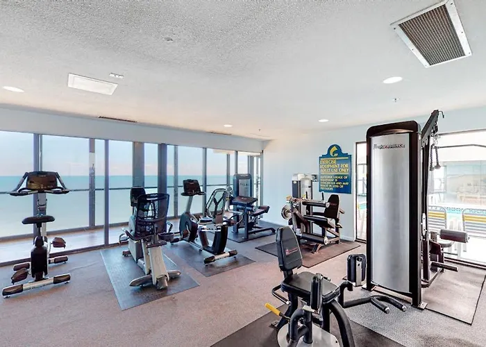 Beachfront With Balcony Ac Pools Gym & Sauna *