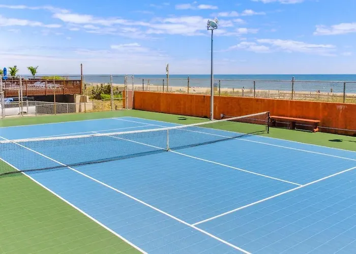 Beachfront With Balcony Ac Pools Gym & Sauna *