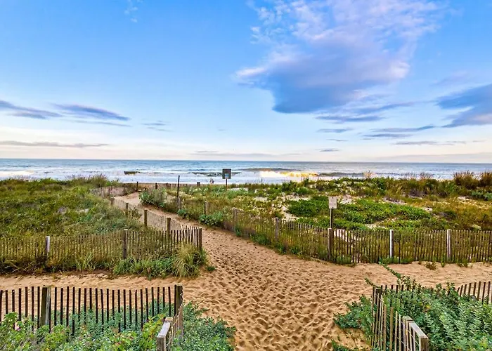 Beachfront With Balcony Ac Pools Gym & Sauna Сasa de vacaciones *