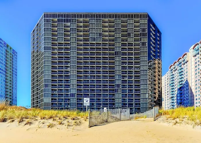 Beachfront With Balcony Ac Pools Gym & Sauna *