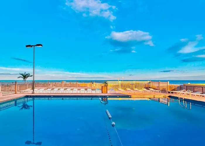 Beachfront With Balcony Ac Pools Gym & Sauna Сasa de vacaciones